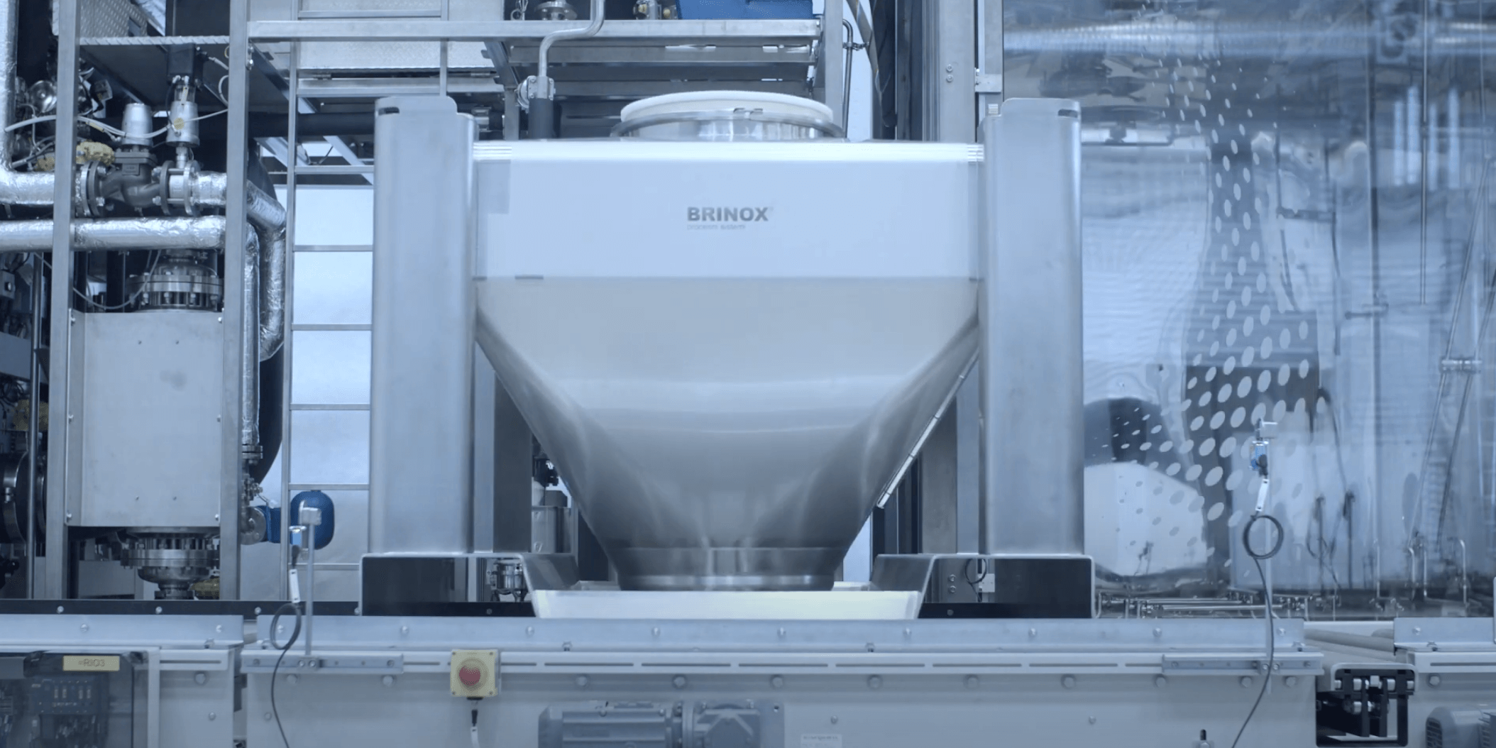 Brinox automatic IBC Washer with transport system